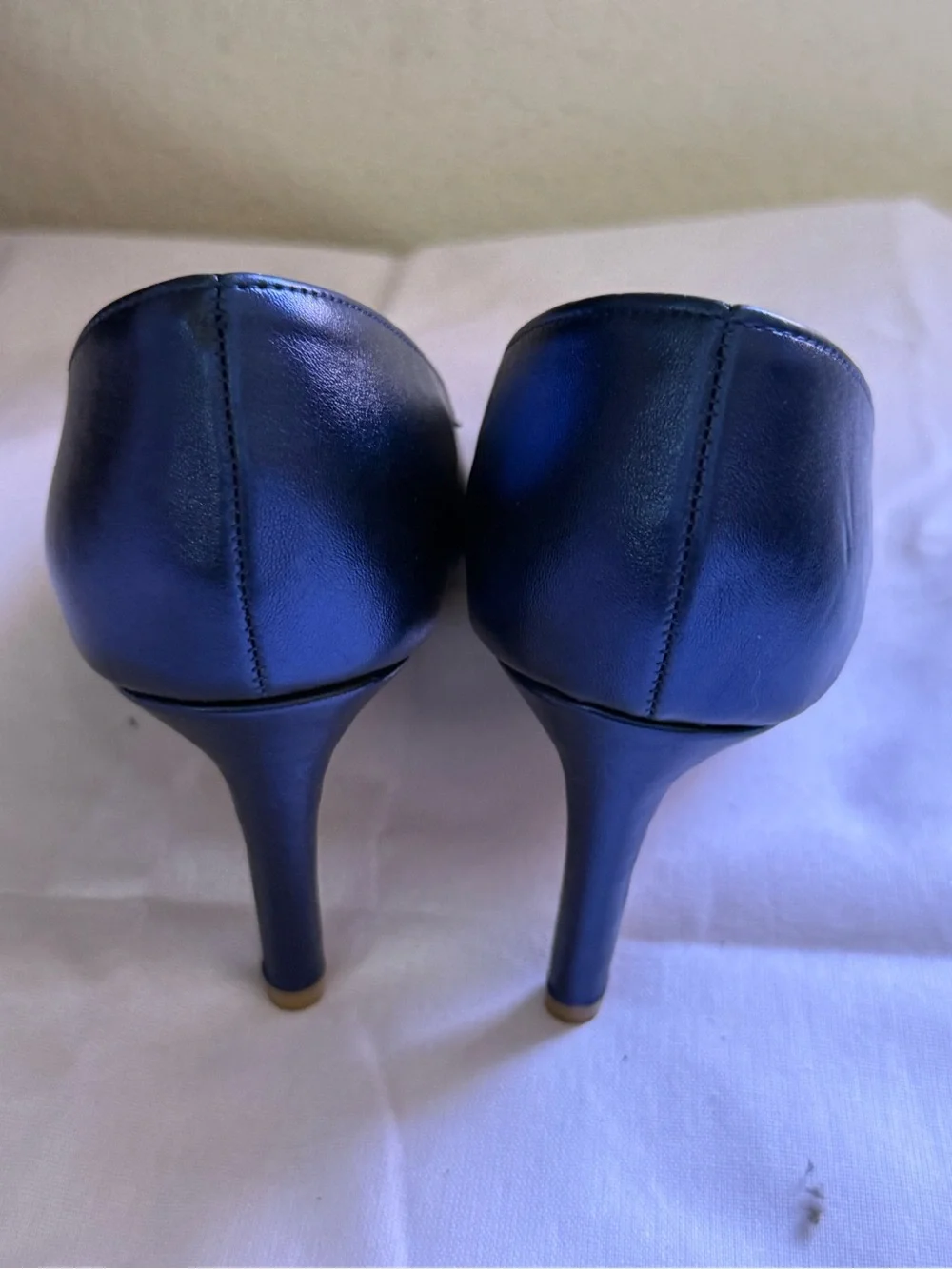 Classic Pointed-Toe High Heels in Navy